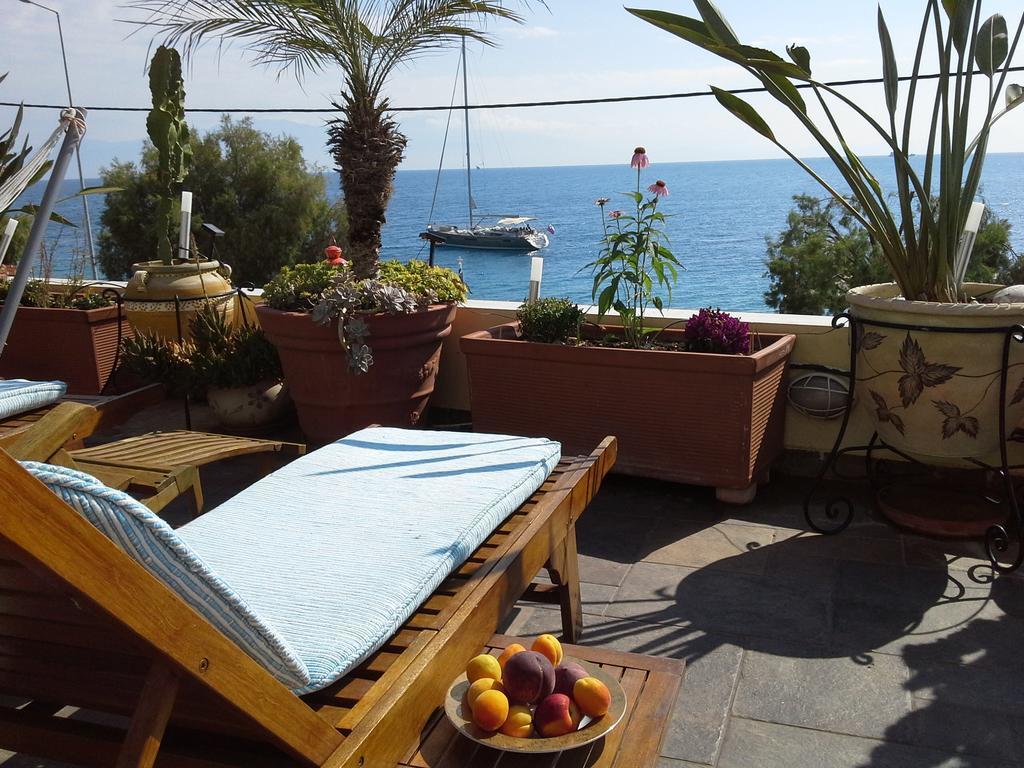 Diamante Beachfront Suites Ксилокастро Номер фото