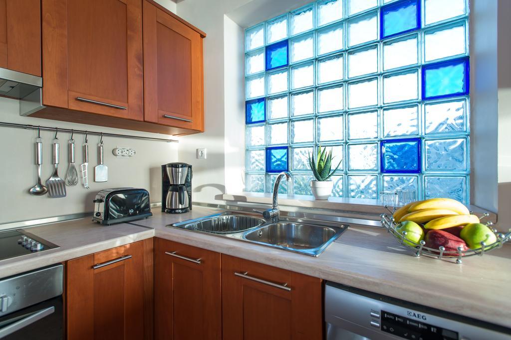 Diamante Beachfront Suites Ксилокастро Экстерьер фото