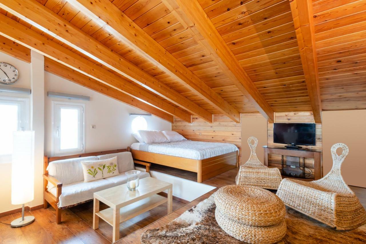 Diamante Beachfront Suites Ксилокастро Экстерьер фото