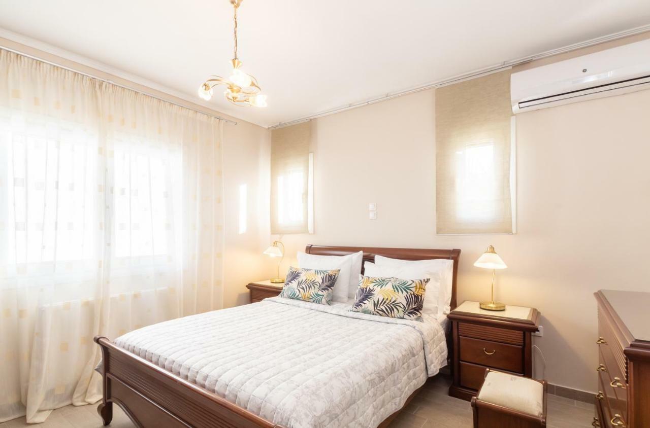 Diamante Beachfront Suites Ксилокастро Экстерьер фото